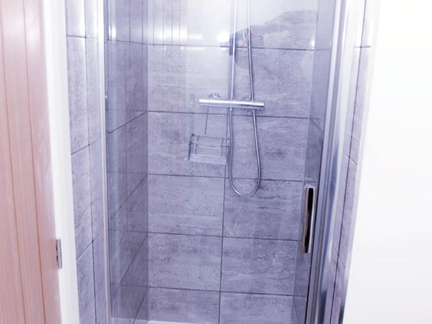 Z Home Apartments Leicester Bagian luar foto