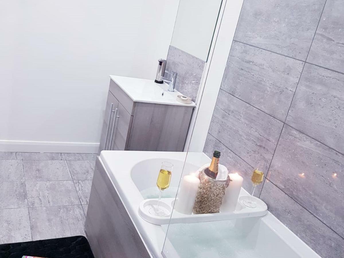 Z Home Apartments Leicester Bagian luar foto