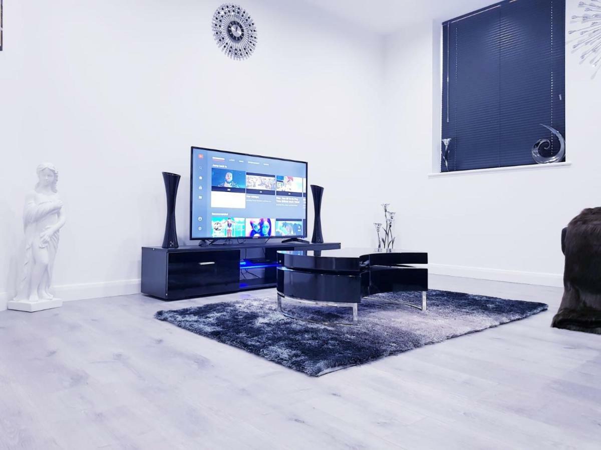 Z Home Apartments Leicester Bagian luar foto