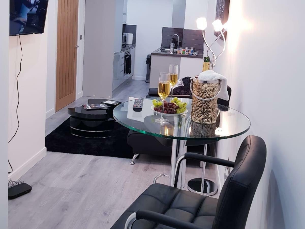 Z Home Apartments Leicester Bagian luar foto