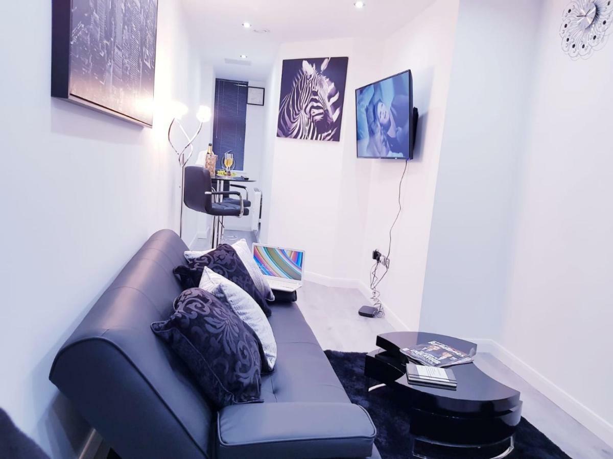 Z Home Apartments Leicester Bagian luar foto
